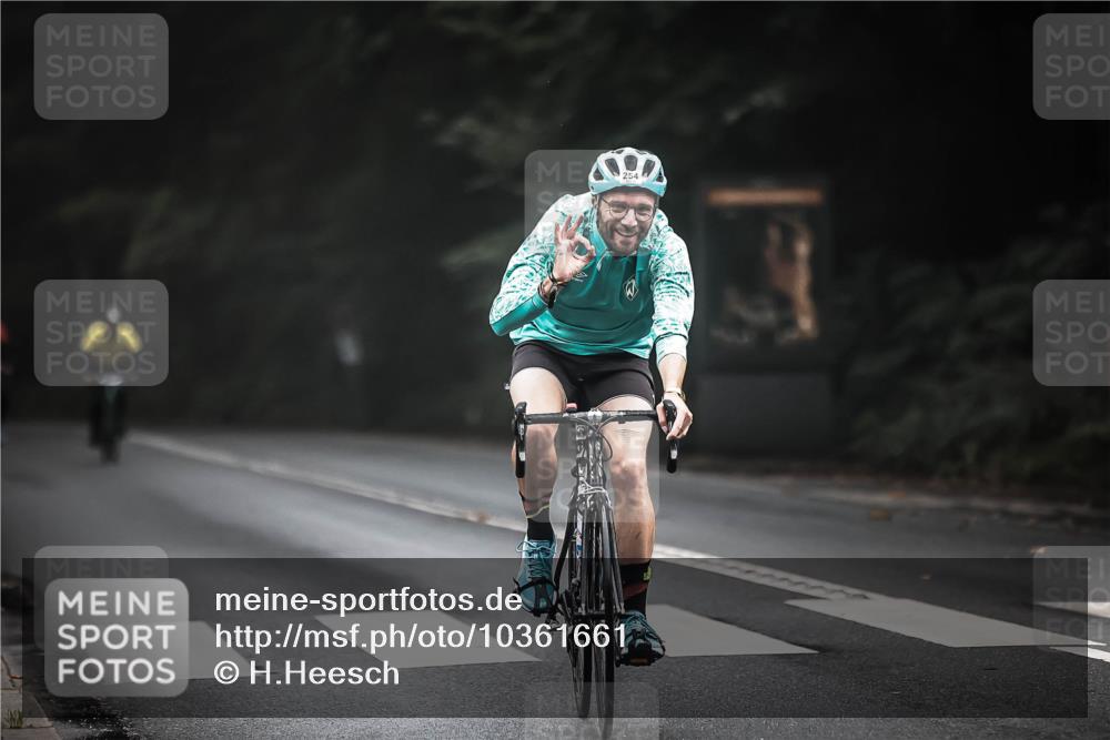 13.09.2026 - Stadtparktriathlon H.Heesch http://msf.ph/oto/10361661 13.09.2026 10:03:01 Radfahren 253, 254 meine-sportfotos.de