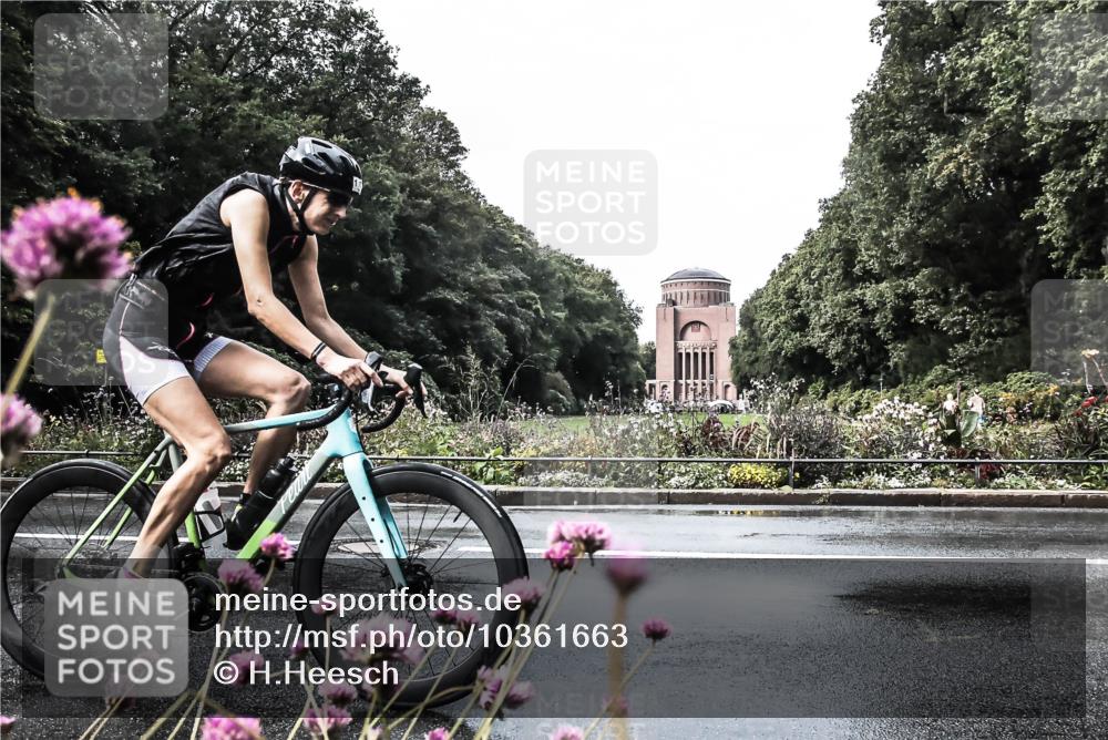 13.09.2026 - Stadtparktriathlon H.Heesch http://msf.ph/oto/10361663 13.09.2026 12:19:06 Radfahren 1106, 1132 meine-sportfotos.de