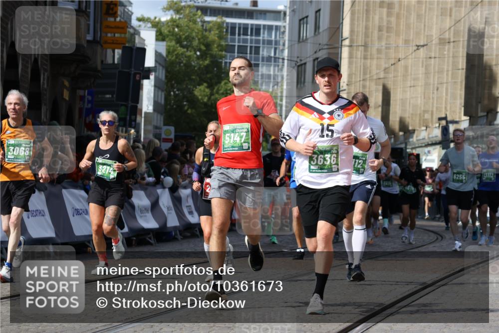 13.09.2026 - 21. swb-Marathon Bremen Strokosch-Dieckow http://msf.ph/oto/10361673 13.09.2026 13:34:16 Ziel 1656, 2727, 3389, 3522, 3790, 4554, 4613, 4658, 4874, 5063, 5156, 5341, 5513, 5563, 5587, 6151, 6508, 6509, 6623, 7047, 7303, 7354, 7431, 8025, 8512, 8641, 8910, 9068, 9128, 9342, 9344, 682, 784, 809, 911, 1307, 2215, 3029, 3068, 3214, 3318, 3409, 3636, 3890, 4112, 4616, 5147, 5566, 5852, 6255, 7168, 7746, 7962, 8381, 9402, 9453, 9802, 13112 meine-sportfotos.de