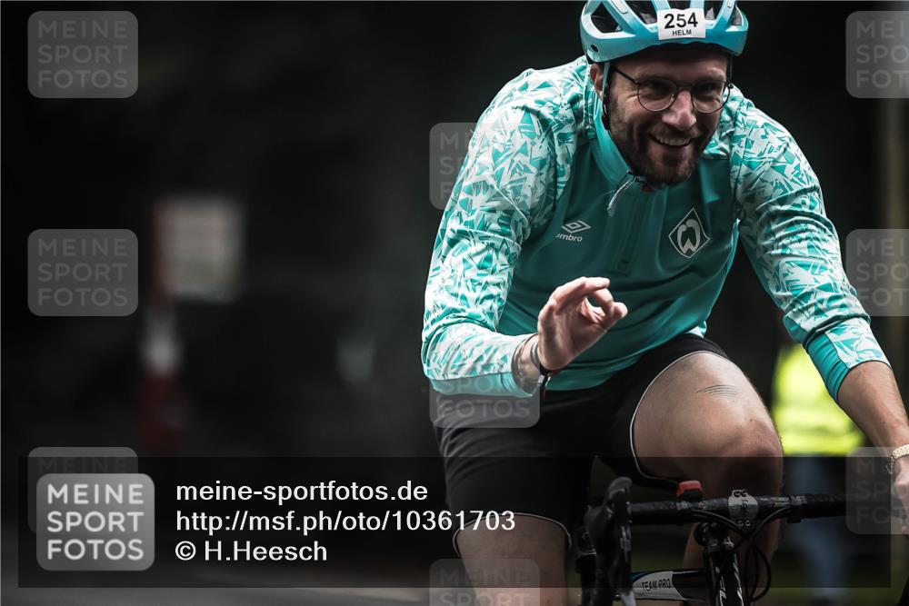 13.09.2026 - Stadtparktriathlon H.Heesch http://msf.ph/oto/10361703 13.09.2026 10:03:02 Radfahren 253, 254, 298 meine-sportfotos.de