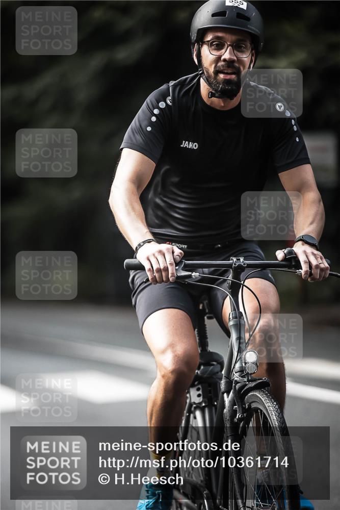 13.09.2026 - Stadtparktriathlon H.Heesch http://msf.ph/oto/10361714 13.09.2026 11:17:51 Radfahren 555, 655, 766, 810, 1798 meine-sportfotos.de