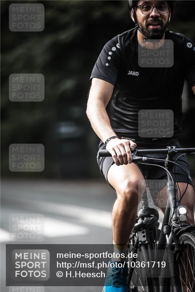 13.09.2026 - Stadtparktriathlon H.Heesch http://msf.ph/oto/10361719 13.09.2026 11:17:51 Radfahren 555, 655, 766, 810, 1798 meine-sportfotos.de
