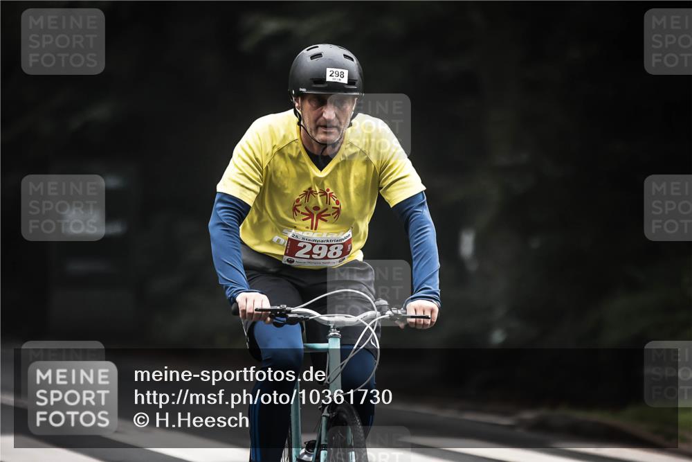 13.09.2026 - Stadtparktriathlon H.Heesch http://msf.ph/oto/10361730 13.09.2026 10:03:08 Radfahren 298, 330, 334 meine-sportfotos.de