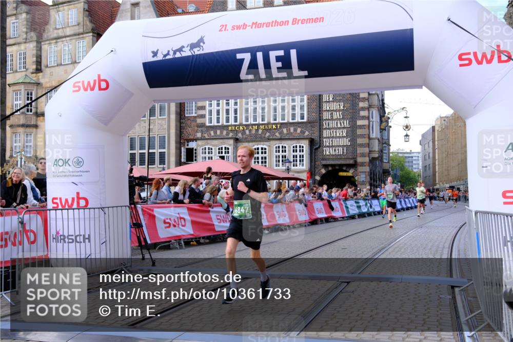13.09.2026 - 21. swb-Marathon Bremen Tim E. http://msf.ph/oto/10361733 13.09.2026 12:59:18 Ziel 1118, 3584, 3624, 3688, 4399, 4847, 6991, 8065, 8994, 9120, 9329 meine-sportfotos.de