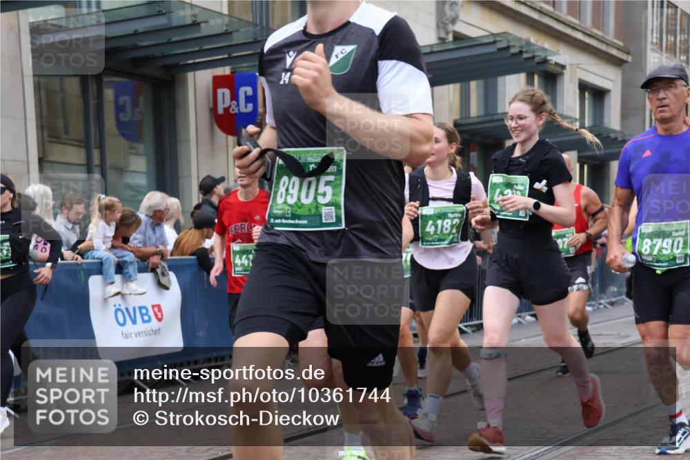 13.09.2026 - 21. swb-Marathon Bremen Strokosch-Dieckow http://msf.ph/oto/10361744 13.09.2026 13:36:16 Ziel 164, 372, 900, 1738, 1880, 1936, 2467, 2673, 2692, 2700, 2731, 2819, 2823, 3067, 3410, 3585, 3815, 4006, 4049, 4050, 4182, 4216, 4304, 4414, 4676, 4892, 5061, 5656, 5781, 5823, 6050, 6280, 6340, 6516, 6527, 6568, 7039, 7229, 7237, 7249, 7344, 7656, 7765, 7808, 8525, 8723, 8790, 8905, 9427, 9658, 9776, 9807, 9899, 10068, 10070, 563, 1072, 1867, 2339, 2565, 2931, 2949, 3026, 3224, 3291, 3454, 3489, 4016, 5026, 5276, 5816, 6159, 6874, 6982 meine-sportfotos.de