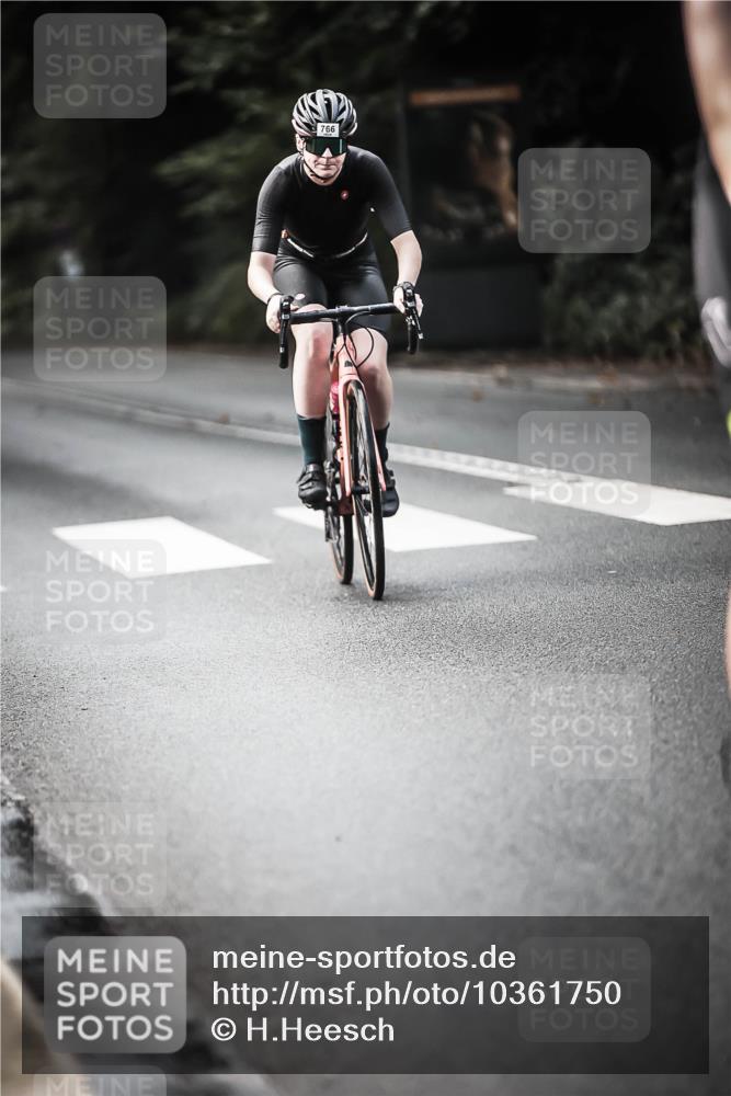 13.09.2026 - Stadtparktriathlon H.Heesch http://msf.ph/oto/10361750 13.09.2026 11:17:55 Radfahren 555, 655, 703, 766, 810, 1798 meine-sportfotos.de