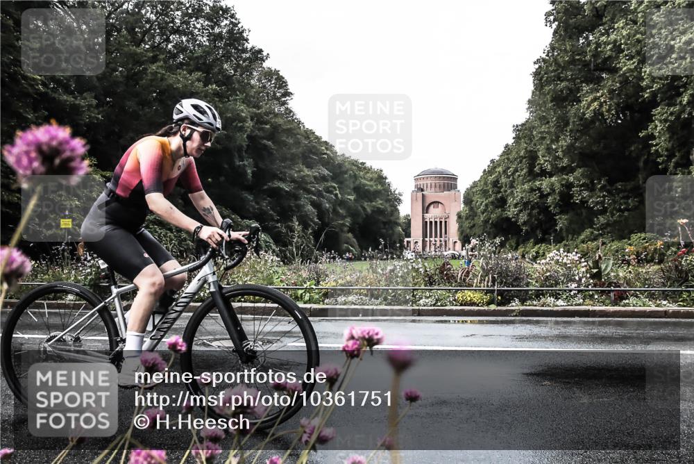 13.09.2026 - Stadtparktriathlon H.Heesch http://msf.ph/oto/10361751 13.09.2026 12:19:39 Radfahren 1045, 1098, 1112, 1177, 1181 meine-sportfotos.de