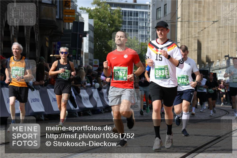 13.09.2026 - 21. swb-Marathon Bremen Strokosch-Dieckow http://msf.ph/oto/10361752 13.09.2026 13:34:16 Ziel 1656, 2727, 3389, 3522, 3790, 4554, 4613, 4658, 4874, 5063, 5156, 5341, 5513, 5563, 5587, 6151, 6508, 6509, 6623, 7047, 7303, 7354, 7431, 8025, 8512, 8641, 8910, 9068, 9128, 9342, 9344, 682, 784, 809, 911, 1307, 2215, 3029, 3068, 3214, 3318, 3409, 3636, 3890, 4112, 4616, 5147, 5566, 5852, 6255, 7168, 7746, 7962, 8381, 9402, 9453, 9802, 13112 meine-sportfotos.de