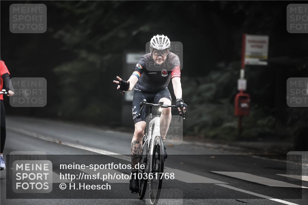 13.09.2026 - Stadtparktriathlon H.Heesch http://msf.ph/oto/10361768 13.09.2026 10:03:14 Radfahren 298, 330, 334, 335 meine-sportfotos.de