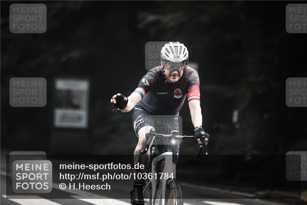 13.09.2026 - Stadtparktriathlon H.Heesch http://msf.ph/oto/10361784 13.09.2026 10:03:15 Radfahren 330, 334, 335 meine-sportfotos.de