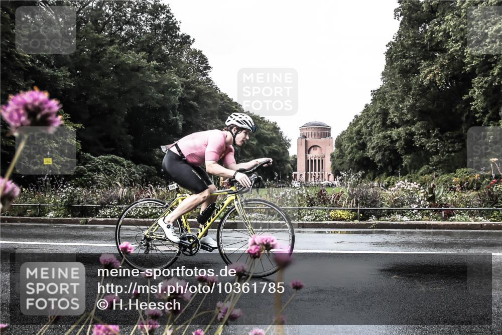 13.09.2026 - Stadtparktriathlon H.Heesch http://msf.ph/oto/10361785 13.09.2026 12:19:48 Radfahren 980, 1037, 1077 meine-sportfotos.de
