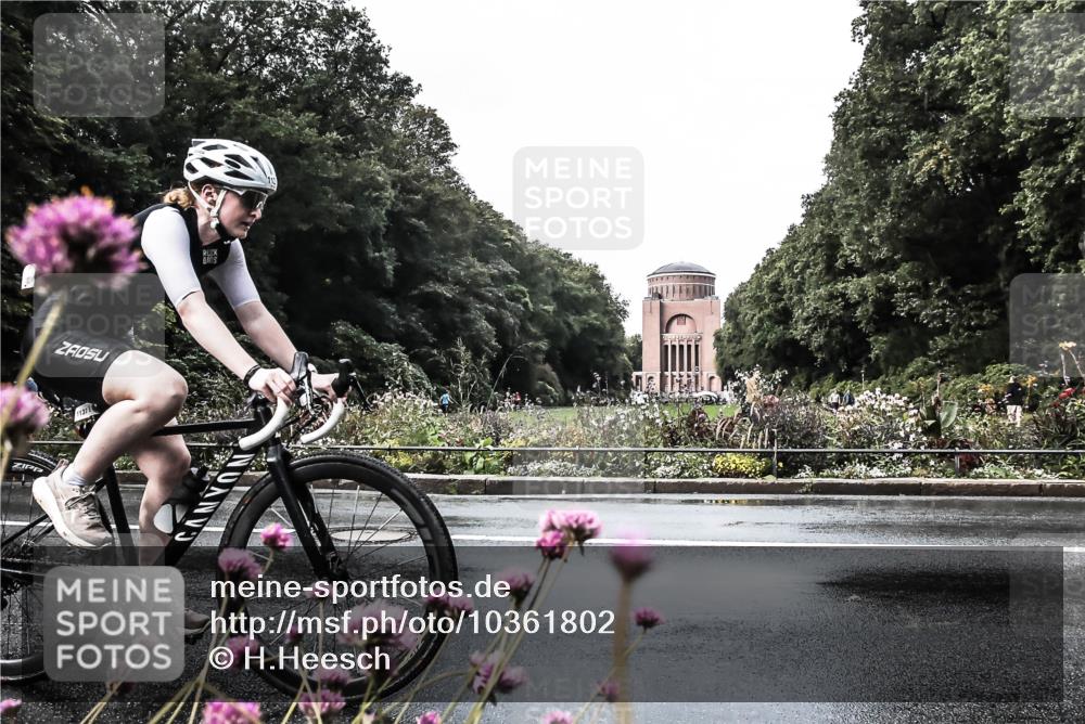 13.09.2026 - Stadtparktriathlon H.Heesch http://msf.ph/oto/10361802 13.09.2026 12:19:55 Radfahren 970, 1090, 1137, 1157 meine-sportfotos.de