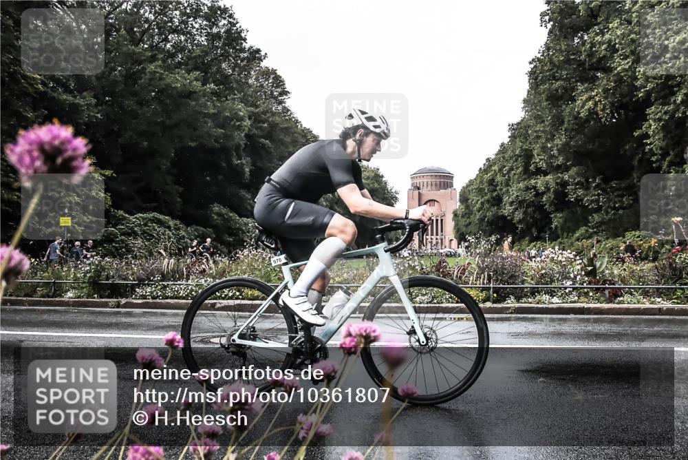 13.09.2026 - Stadtparktriathlon H.Heesch http://msf.ph/oto/10361807 13.09.2026 12:19:56 Radfahren 970, 1090, 1137, 1157 meine-sportfotos.de