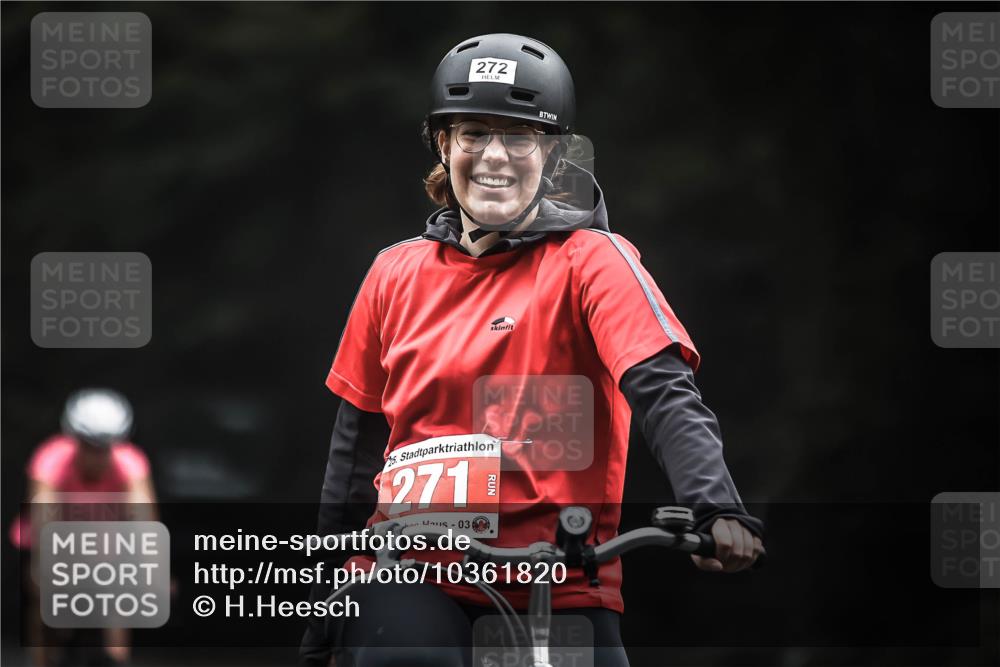 13.09.2026 - Stadtparktriathlon H.Heesch http://msf.ph/oto/10361820 13.09.2026 10:03:19 Radfahren 255, 270, 302, 330, 334, 335 meine-sportfotos.de