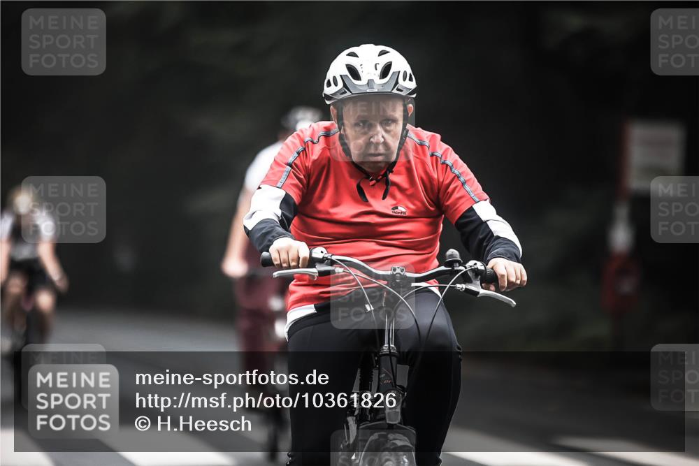 13.09.2026 - Stadtparktriathlon H.Heesch http://msf.ph/oto/10361826 13.09.2026 10:03:21 Radfahren 255, 270, 302, 335 meine-sportfotos.de