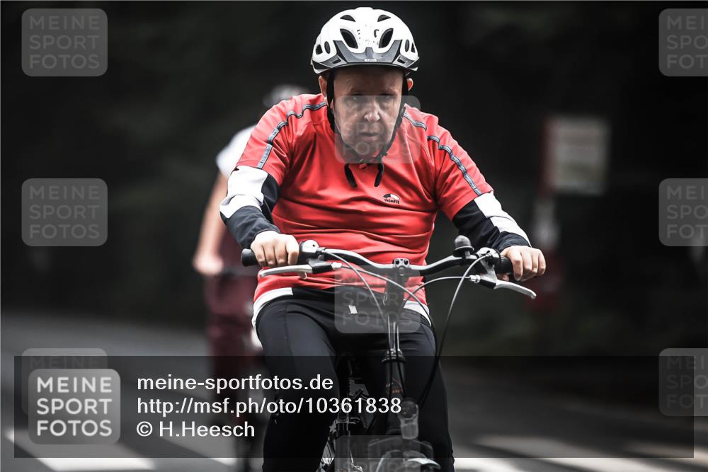 13.09.2026 - Stadtparktriathlon H.Heesch http://msf.ph/oto/10361838 13.09.2026 10:03:22 Radfahren 255, 270, 302, 335 meine-sportfotos.de
