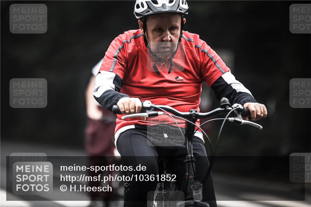 13.09.2026 - Stadtparktriathlon H.Heesch http://msf.ph/oto/10361852 13.09.2026 10:03:22 Radfahren 255, 270, 302, 335 meine-sportfotos.de