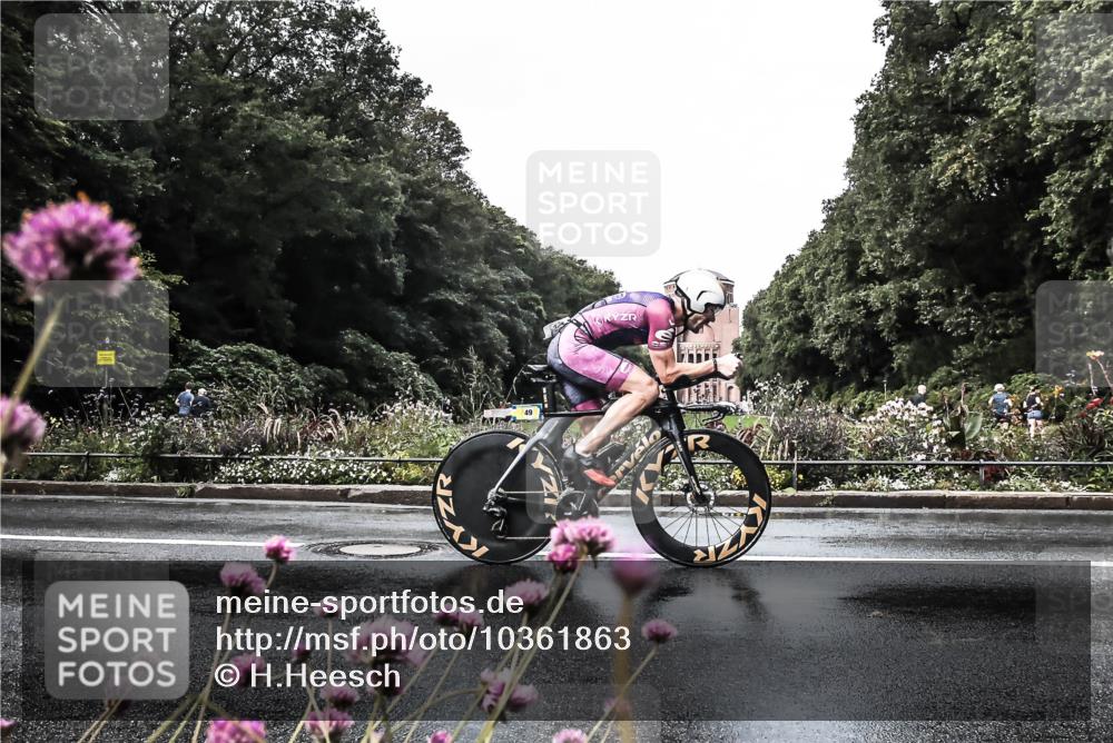 13.09.2026 - Stadtparktriathlon H.Heesch http://msf.ph/oto/10361863 13.09.2026 12:20:04 Radfahren 880, 955, 985, 1024, 1028, 1047, 1056, 1067, 1138, 1187 meine-sportfotos.de