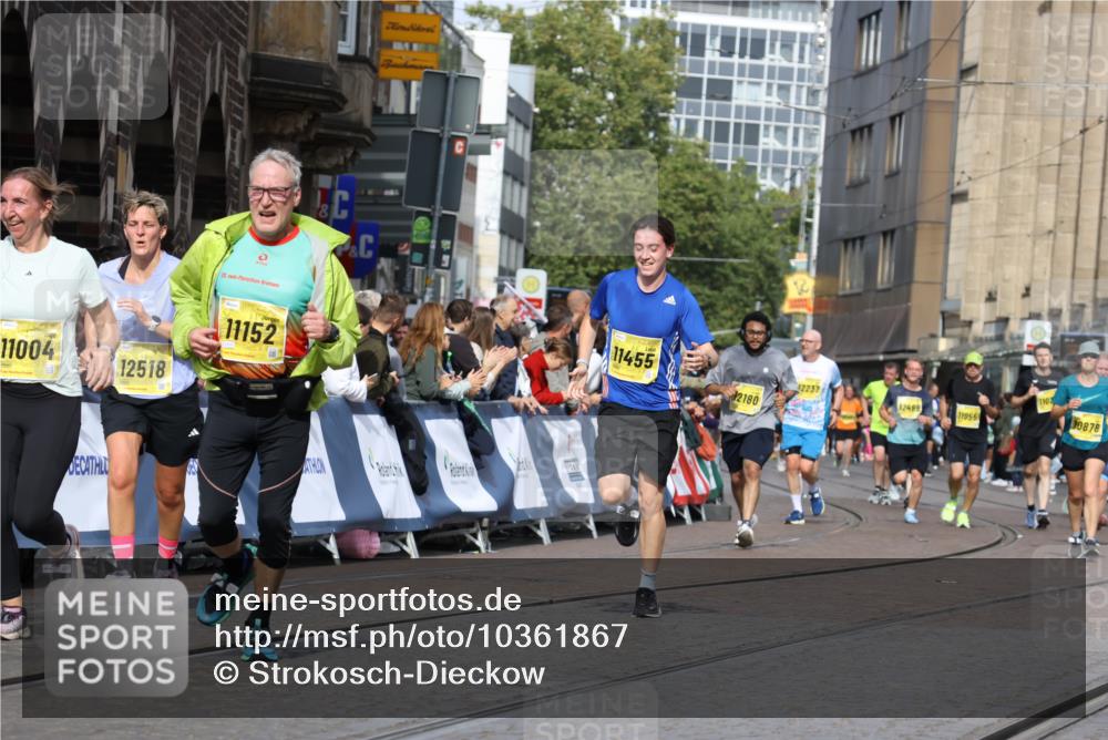 13.09.2026 - 21. swb-Marathon Bremen Strokosch-Dieckow http://msf.ph/oto/10361867 13.09.2026 10:58:32 Ziel 10249, 10494, 10530, 10543, 10604, 10673, 10750, 10798, 10826, 10828, 10903, 10914, 10931, 10932, 11120, 11131, 11202, 11295, 11388, 11403, 11420, 11750, 11752, 11884, 11906, 11952, 12017, 12092, 12386, 12387, 12441, 12482, 11030, 11189, 11228, 11488, 11743, 11955, 12237, 12320, 12505 meine-sportfotos.de