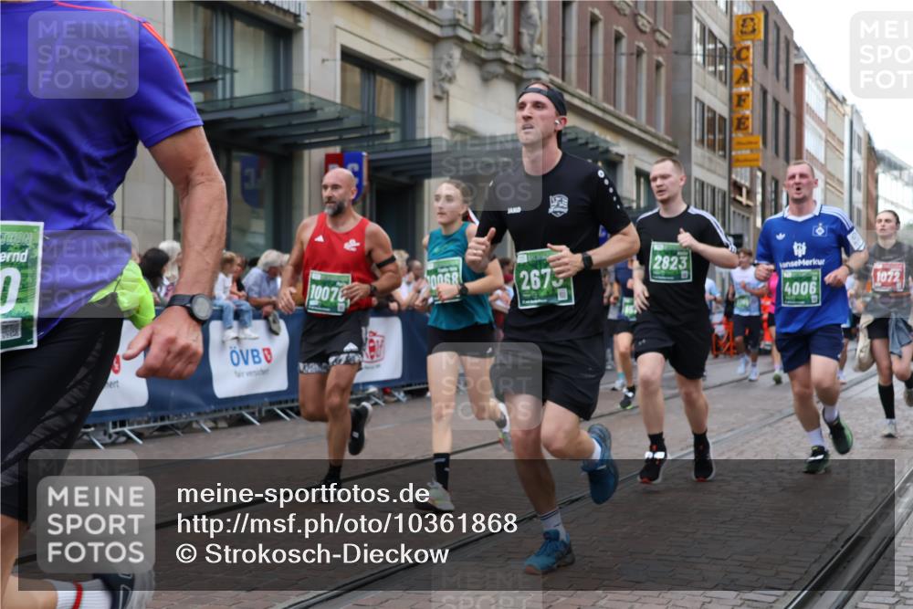 13.09.2026 - 21. swb-Marathon Bremen Strokosch-Dieckow http://msf.ph/oto/10361868 13.09.2026 13:36:18 Ziel 164, 372, 813, 900, 1738, 1880, 1936, 2467, 2673, 2692, 2700, 2731, 2819, 2823, 3067, 3410, 3585, 3635, 3815, 4006, 4049, 4050, 4182, 4216, 4304, 4414, 4676, 4892, 5061, 5447, 5656, 5781, 5823, 6050, 6280, 6340, 6516, 6527, 6568, 7039, 7229, 7237, 7249, 7344, 7656, 7765, 7808, 8525, 8685, 8723, 8790, 8905, 9427, 9658, 9776, 9807, 9899, 10068, 10070, 563, 1072, 1867, 2339, 2931, 2949, 3026, 3224, 3291, 3489, 4016, 5276, 6874, 6982 meine-sportfotos.de