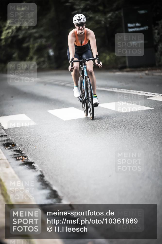 13.09.2026 - Stadtparktriathlon H.Heesch http://msf.ph/oto/10361869 13.09.2026 11:18:06 Radfahren 683, 703, 818 meine-sportfotos.de