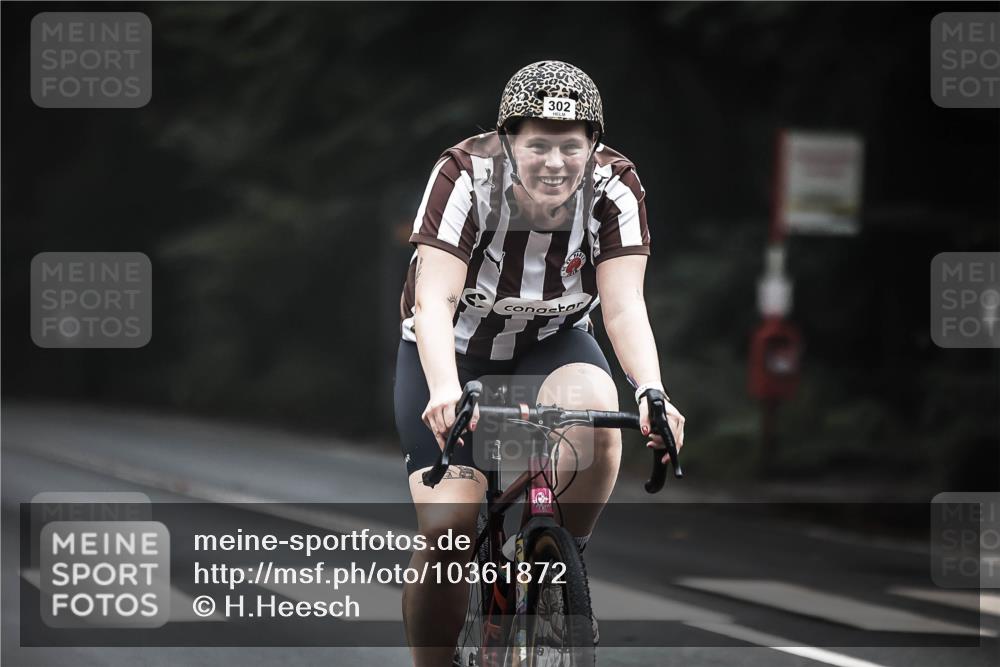 13.09.2026 - Stadtparktriathlon H.Heesch http://msf.ph/oto/10361872 13.09.2026 10:03:24 Radfahren 237, 255, 270, 302, 335 meine-sportfotos.de