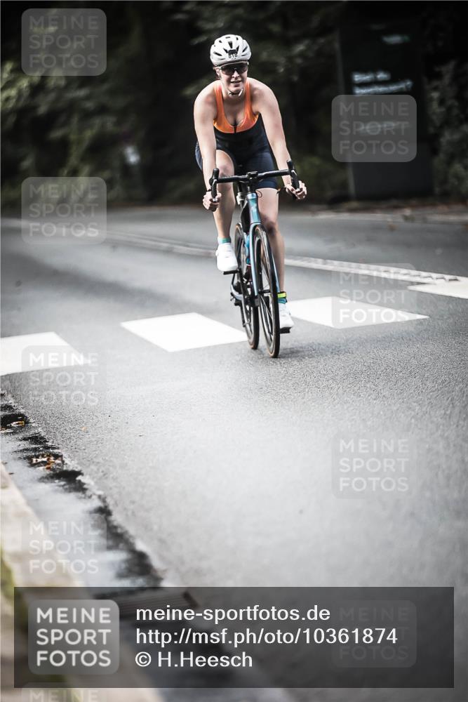 13.09.2026 - Stadtparktriathlon H.Heesch http://msf.ph/oto/10361874 13.09.2026 11:18:06 Radfahren 683, 703, 818 meine-sportfotos.de