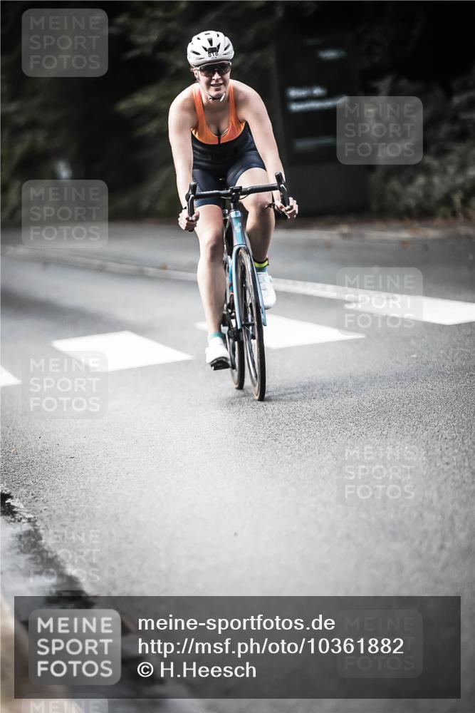 13.09.2026 - Stadtparktriathlon H.Heesch http://msf.ph/oto/10361882 13.09.2026 11:18:06 Radfahren 683, 703, 818 meine-sportfotos.de