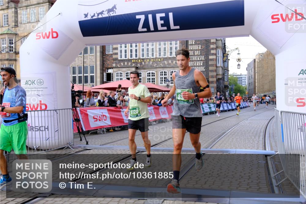 13.09.2026 - 21. swb-Marathon Bremen Tim E. http://msf.ph/oto/10361885 13.09.2026 12:59:23 Ziel 1118, 1508, 1751, 1993, 3584, 3688, 4399, 4847, 6991, 8383, 8994, 9120, 9329 meine-sportfotos.de