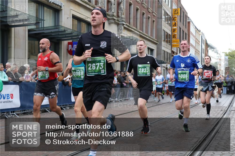 13.09.2026 - 21. swb-Marathon Bremen Strokosch-Dieckow http://msf.ph/oto/10361888 13.09.2026 13:36:18 Ziel 164, 372, 813, 900, 1738, 1880, 1936, 2467, 2673, 2692, 2700, 2731, 2819, 2823, 3067, 3410, 3585, 3635, 3815, 4006, 4049, 4050, 4182, 4216, 4304, 4414, 4676, 4892, 5061, 5447, 5656, 5781, 5823, 6050, 6280, 6340, 6516, 6527, 6568, 7039, 7229, 7237, 7249, 7344, 7656, 7765, 7808, 8525, 8685, 8723, 8790, 8905, 9427, 9658, 9776, 9807, 9899, 10068, 10070, 563, 1072, 1867, 2339, 2931, 2949, 3026, 3224, 3291, 3489, 4016, 5276, 6874, 6982 meine-sportfotos.de