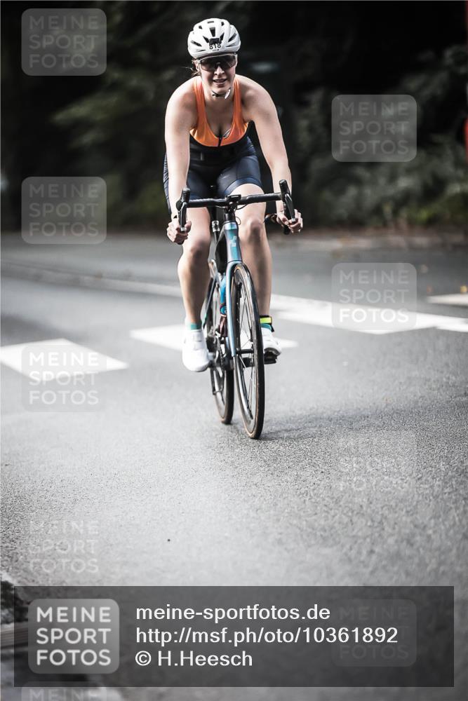 13.09.2026 - Stadtparktriathlon H.Heesch http://msf.ph/oto/10361892 13.09.2026 11:18:07 Radfahren 683, 703, 818 meine-sportfotos.de