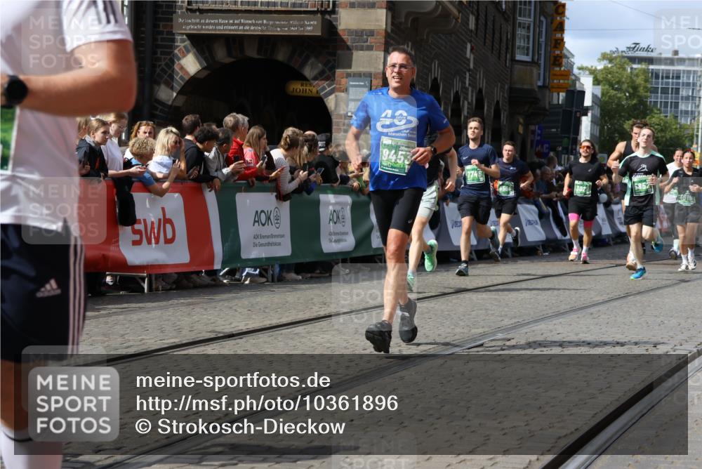 13.09.2026 - 21. swb-Marathon Bremen Strokosch-Dieckow http://msf.ph/oto/10361896 13.09.2026 13:34:22 Ziel 1364, 1656, 2355, 2464, 2727, 3162, 3389, 3522, 3632, 3790, 3984, 4613, 5341, 5489, 5563, 5587, 5768, 6090, 6151, 6350, 6405, 6509, 6623, 7047, 7113, 7303, 7354, 7431, 7897, 7988, 8025, 8512, 8641, 8910, 10058, 13118, 682, 784, 809, 1307, 1395, 1871, 2215, 3029, 3052, 3058, 3318, 3388, 3409, 3890, 4537, 4616, 5488, 5566, 5760, 5852, 6255, 7168, 7746, 7833, 7962, 8381, 8453, 9751, 9802, 13112 meine-sportfotos.de