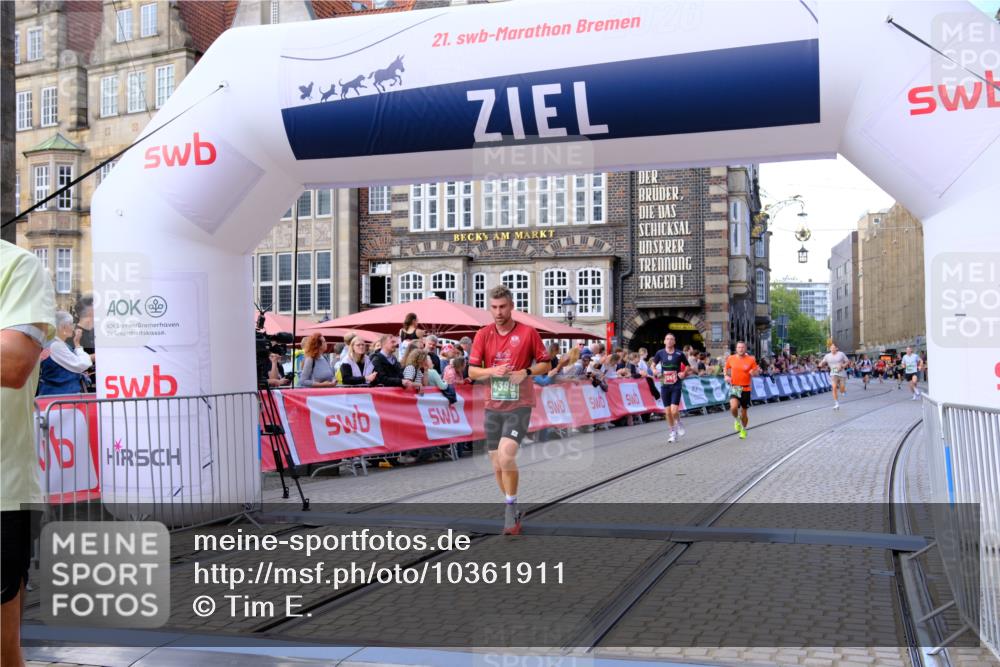 13.09.2026 - 21. swb-Marathon Bremen Tim E. http://msf.ph/oto/10361911 13.09.2026 12:59:25 Ziel 1118, 1508, 1751, 1993, 3584, 3688, 4399, 6991, 8383, 8994, 9120, 9329 meine-sportfotos.de