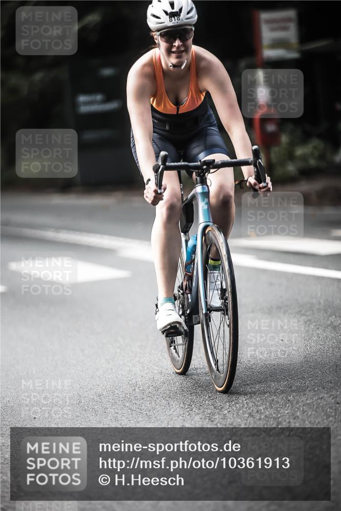 13.09.2026 - Stadtparktriathlon H.Heesch http://msf.ph/oto/10361913 13.09.2026 11:18:07 Radfahren 683, 703, 818 meine-sportfotos.de