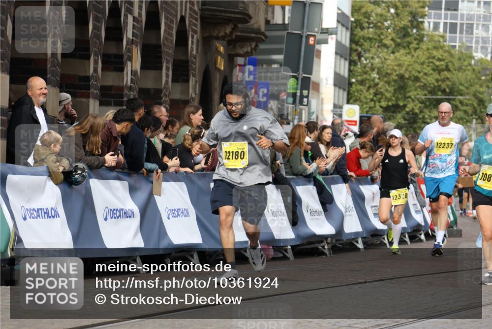 13.09.2026 - 21. swb-Marathon Bremen Strokosch-Dieckow http://msf.ph/oto/10361924 13.09.2026 10:58:37 Ziel 10249, 10494, 10530, 10673, 10750, 10798, 10828, 10914, 10931, 10932, 11004, 11120, 11131, 11152, 11202, 11295, 11388, 11403, 11420, 11455, 11686, 11750, 11752, 11884, 11906, 11952, 11953, 12017, 12092, 12386, 12387, 12441, 12482, 12518, 10254, 10485, 10794, 10832, 10948, 11030, 11228, 11488, 11743, 12176 meine-sportfotos.de