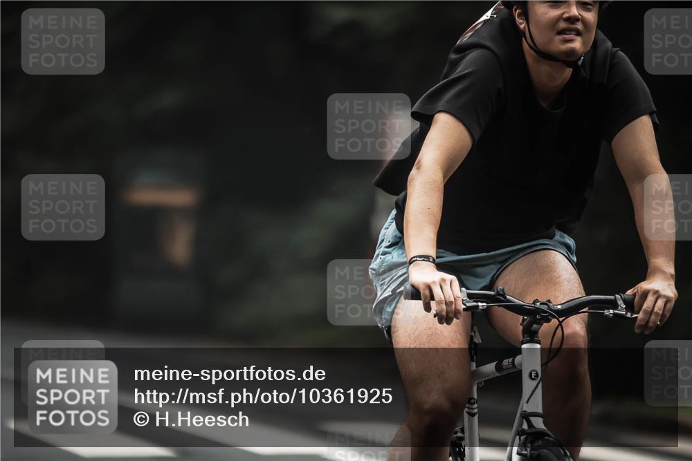 13.09.2026 - Stadtparktriathlon H.Heesch http://msf.ph/oto/10361925 13.09.2026 10:03:30 Radfahren 237, 302 meine-sportfotos.de