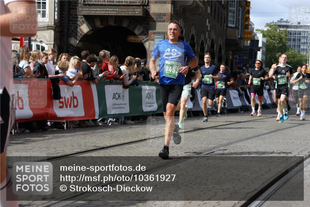 13.09.2026 - 21. swb-Marathon Bremen Strokosch-Dieckow http://msf.ph/oto/10361927 13.09.2026 13:34:22 Ziel 1364, 1656, 2355, 2464, 2727, 3162, 3389, 3522, 3632, 3790, 3984, 4613, 5341, 5489, 5563, 5587, 5768, 6090, 6151, 6350, 6405, 6509, 6623, 7047, 7113, 7303, 7354, 7431, 7897, 7988, 8025, 8512, 8641, 8910, 10058, 13118, 682, 784, 809, 1307, 1395, 1871, 2215, 3029, 3052, 3058, 3318, 3388, 3409, 3890, 4537, 4616, 5488, 5566, 5760, 5852, 6255, 7168, 7746, 7833, 7962, 8381, 8453, 9751, 9802, 13112 meine-sportfotos.de