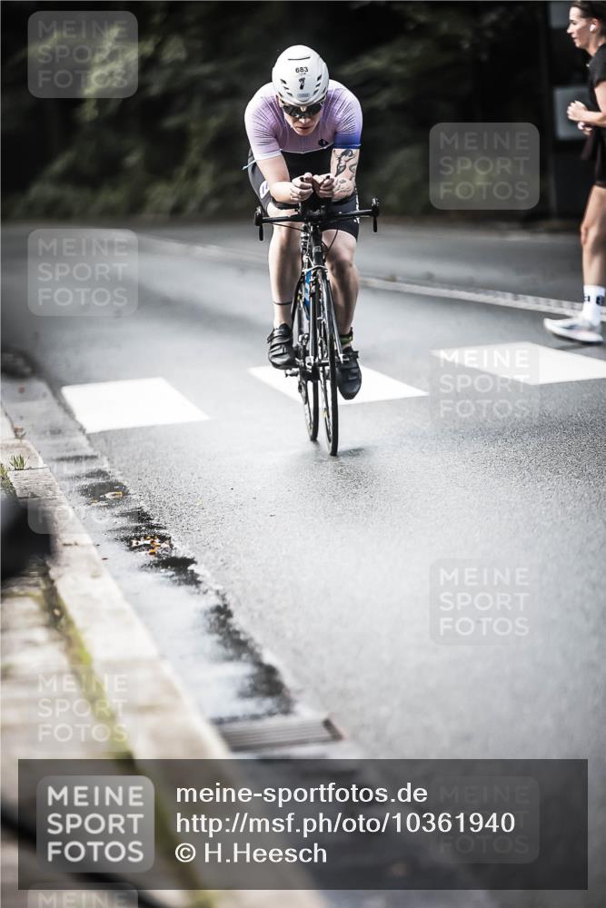 13.09.2026 - Stadtparktriathlon H.Heesch http://msf.ph/oto/10361940 13.09.2026 11:18:12 Radfahren 683, 746, 818 meine-sportfotos.de