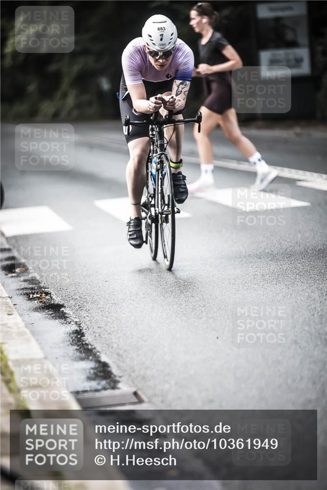 13.09.2026 - Stadtparktriathlon H.Heesch http://msf.ph/oto/10361949 13.09.2026 11:18:12 Radfahren 683, 746, 818 meine-sportfotos.de