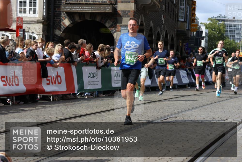 13.09.2026 - 21. swb-Marathon Bremen Strokosch-Dieckow http://msf.ph/oto/10361953 13.09.2026 13:34:22 Ziel 1364, 1656, 2355, 2464, 2727, 3162, 3389, 3522, 3632, 3790, 3984, 4613, 5341, 5489, 5563, 5587, 5768, 6090, 6151, 6350, 6405, 6509, 6623, 7047, 7113, 7303, 7354, 7431, 7897, 7988, 8025, 8512, 8641, 8910, 10058, 13118, 682, 784, 809, 1307, 1395, 1871, 2215, 3029, 3052, 3058, 3318, 3388, 3409, 3890, 4537, 4616, 5488, 5566, 5760, 5852, 6255, 7168, 7746, 7833, 7962, 8381, 8453, 9751, 9802, 13112 meine-sportfotos.de
