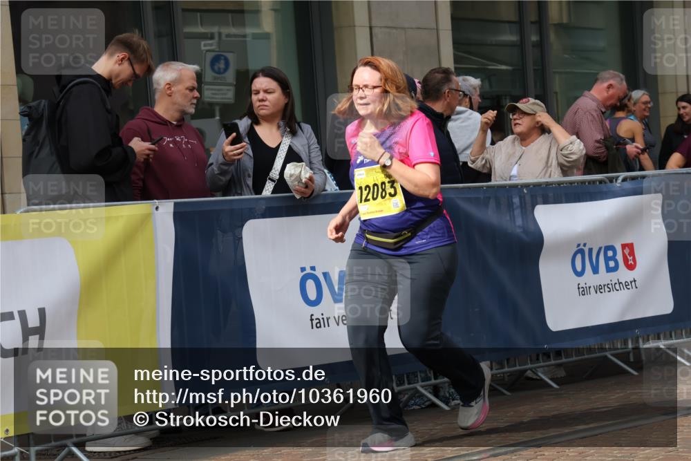 13.09.2026 - 21. swb-Marathon Bremen Strokosch-Dieckow http://msf.ph/oto/10361960 13.09.2026 11:22:44 Ziel 10349, 12083, 10710, 10968, 11423, 11574, 11579 meine-sportfotos.de