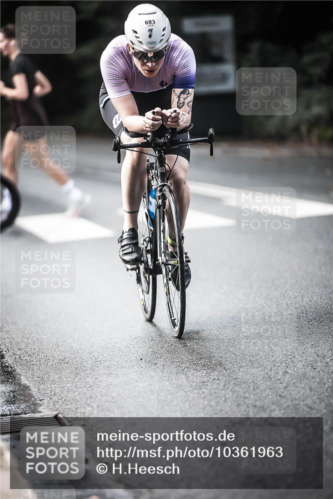 13.09.2026 - Stadtparktriathlon H.Heesch http://msf.ph/oto/10361963 13.09.2026 11:18:12 Radfahren 683, 746, 818 meine-sportfotos.de