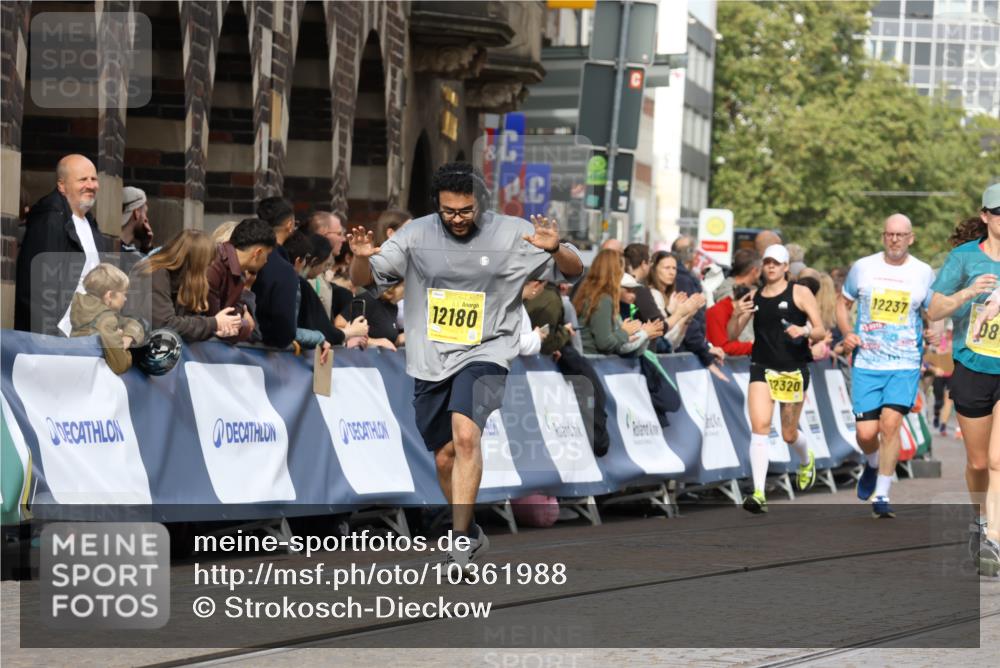 13.09.2026 - 21. swb-Marathon Bremen Strokosch-Dieckow http://msf.ph/oto/10361988 13.09.2026 10:58:38 Ziel 10249, 10494, 10530, 10673, 10750, 10798, 10828, 10914, 11004, 11120, 11131, 11152, 11202, 11295, 11388, 11403, 11420, 11455, 11686, 11750, 11752, 11884, 11906, 11952, 11953, 12017, 12092, 12386, 12387, 12441, 12482, 12518, 10254, 10485, 10794, 10832, 10948, 11228, 11488, 11743, 12176, 12414 meine-sportfotos.de
