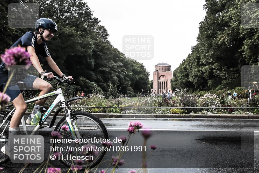 13.09.2026 - Stadtparktriathlon H.Heesch http://msf.ph/oto/10361991 13.09.2026 12:20:27 Radfahren 1091, 1164 meine-sportfotos.de