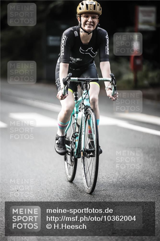 13.09.2026 - Stadtparktriathlon H.Heesch http://msf.ph/oto/10362004 13.09.2026 11:18:18 Radfahren 683, 746, 798, 801 meine-sportfotos.de