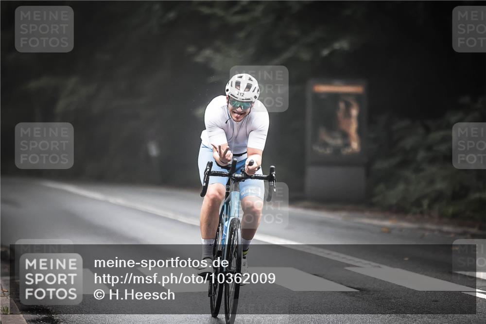 13.09.2026 - Stadtparktriathlon H.Heesch http://msf.ph/oto/10362009 13.09.2026 10:03:57 Radfahren 212 meine-sportfotos.de