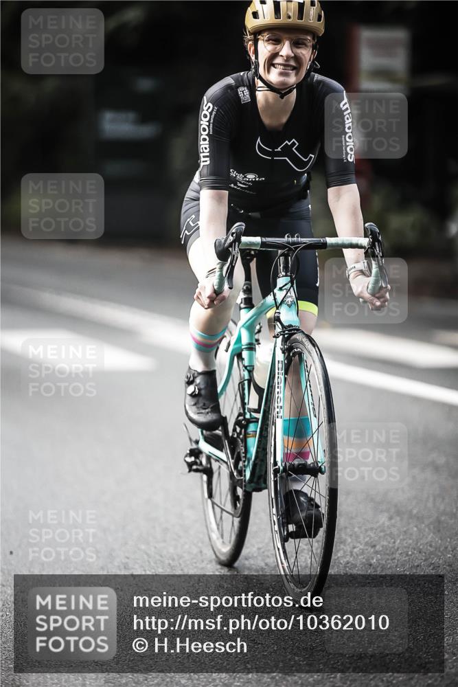 13.09.2026 - Stadtparktriathlon H.Heesch http://msf.ph/oto/10362010 13.09.2026 11:18:19 Radfahren 746, 798, 801 meine-sportfotos.de
