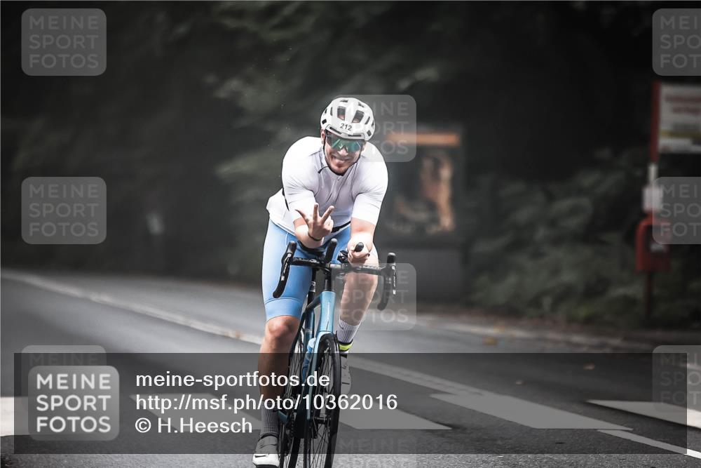 13.09.2026 - Stadtparktriathlon H.Heesch http://msf.ph/oto/10362016 13.09.2026 10:03:58 Radfahren 212 meine-sportfotos.de
