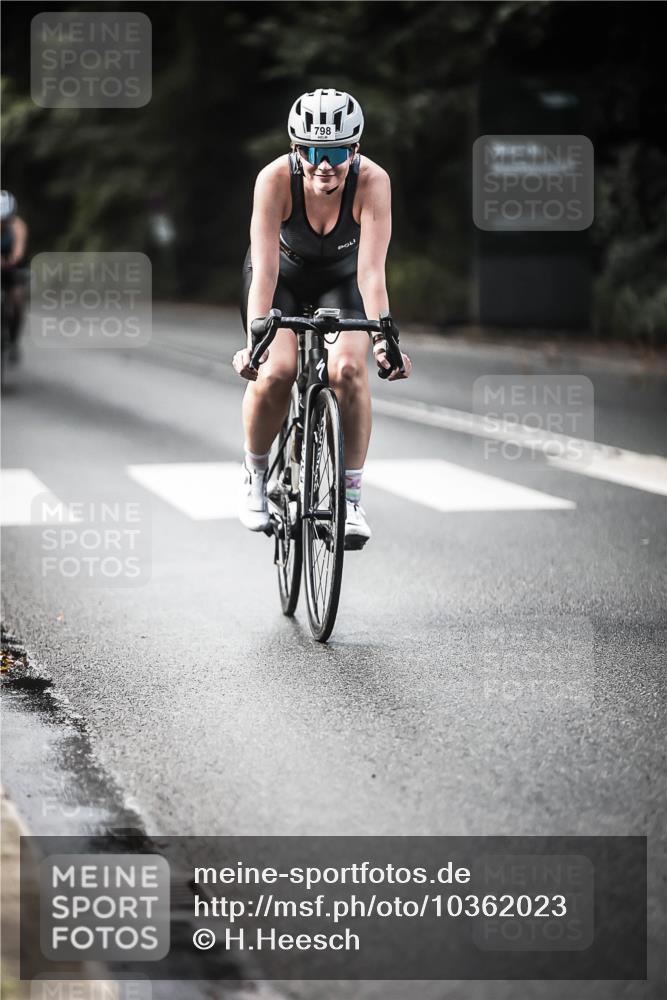 13.09.2026 - Stadtparktriathlon H.Heesch http://msf.ph/oto/10362023 13.09.2026 11:18:20 Radfahren 746, 798, 801 meine-sportfotos.de