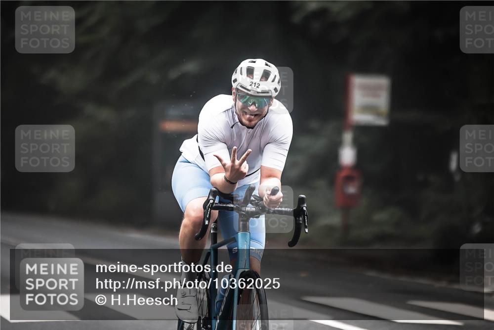 13.09.2026 - Stadtparktriathlon H.Heesch http://msf.ph/oto/10362025 13.09.2026 10:03:58 Radfahren 212 meine-sportfotos.de